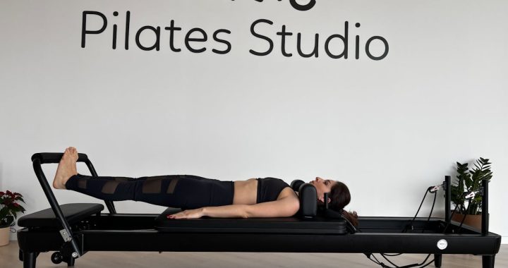 グループピラティスは効果ない？口コミに惑わされない、初心者のための後悔しないスタジオ選び