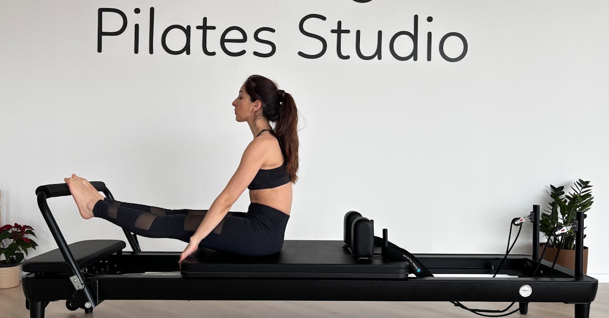 【初心者向け】マシンピラティスとマットピラティスの違いを徹底解説！
